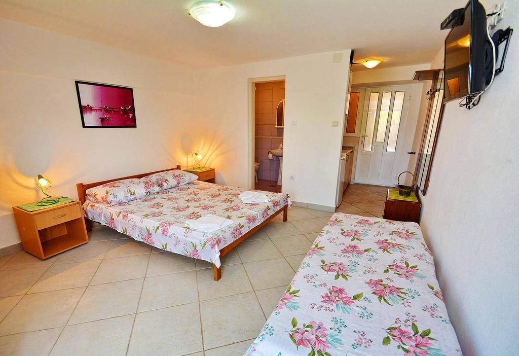 Kjara Apartments Tivat Exterior foto